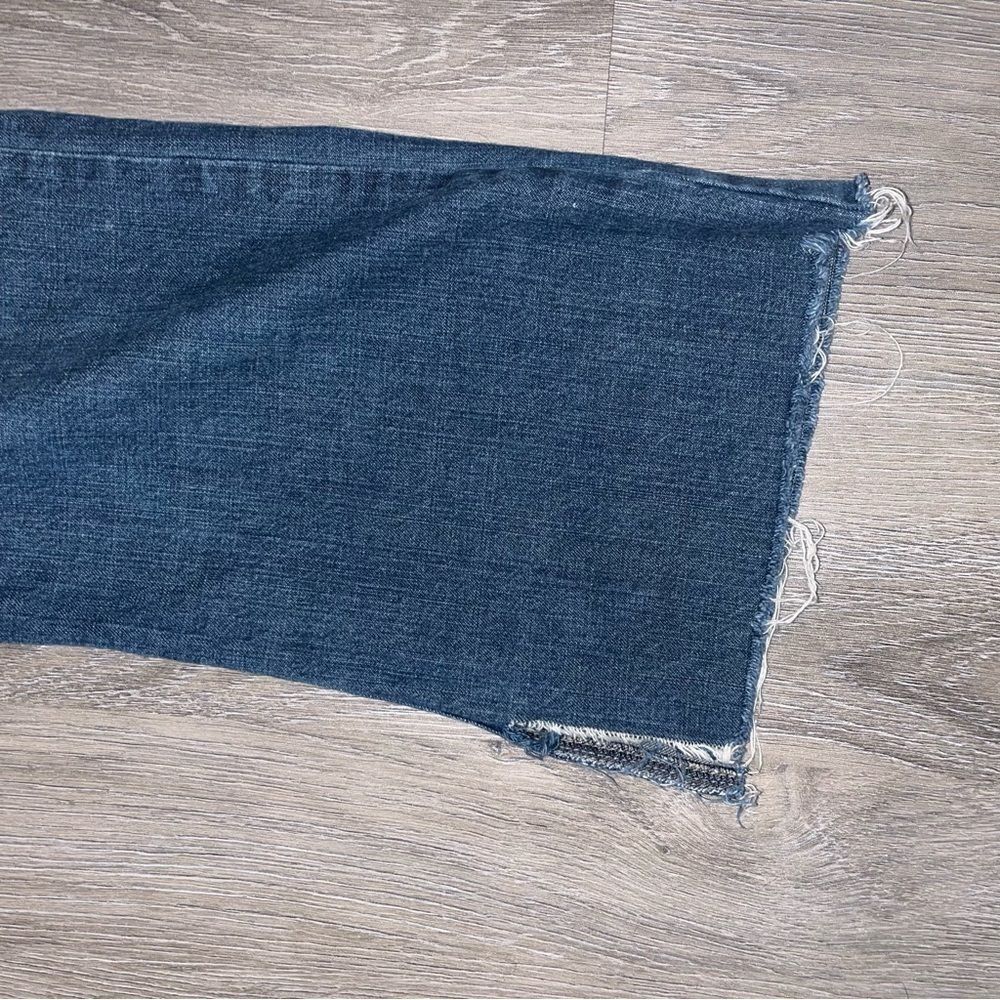 DKNY vintage flared wide leg jeans women’s size 8 raw hem Y2K denim blue jeans - Picture 6 of 12